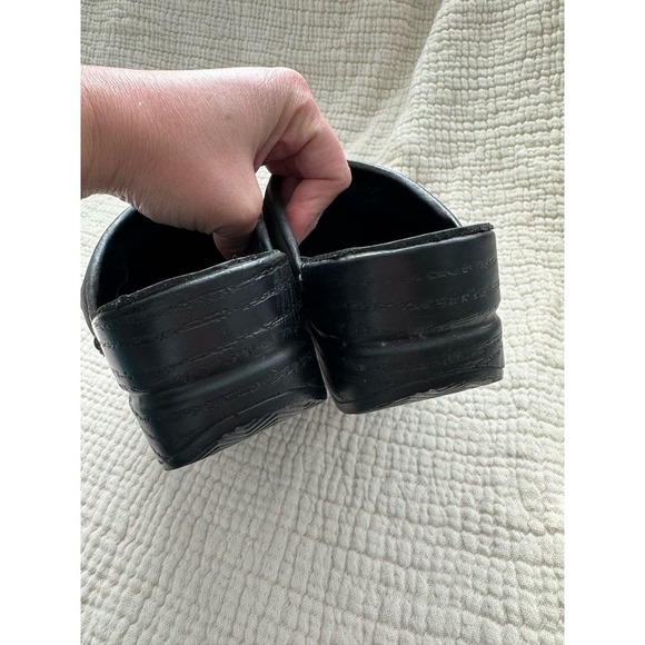 Dansko Matte Black Clog with Fringe Tassle Size 37 - Picture 7 of 9